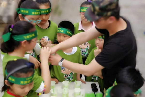 為青春描上迷彩色