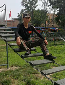 郭飛飛教官 代號：紅鷹